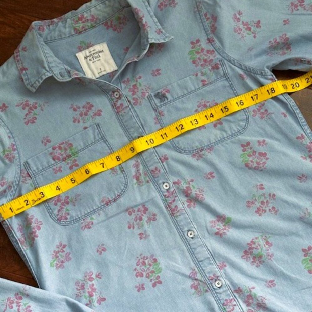 Abercrombie & Fitch Women's Denim Floral Butto Up Shirt- Size Small - Picture 10 of 12